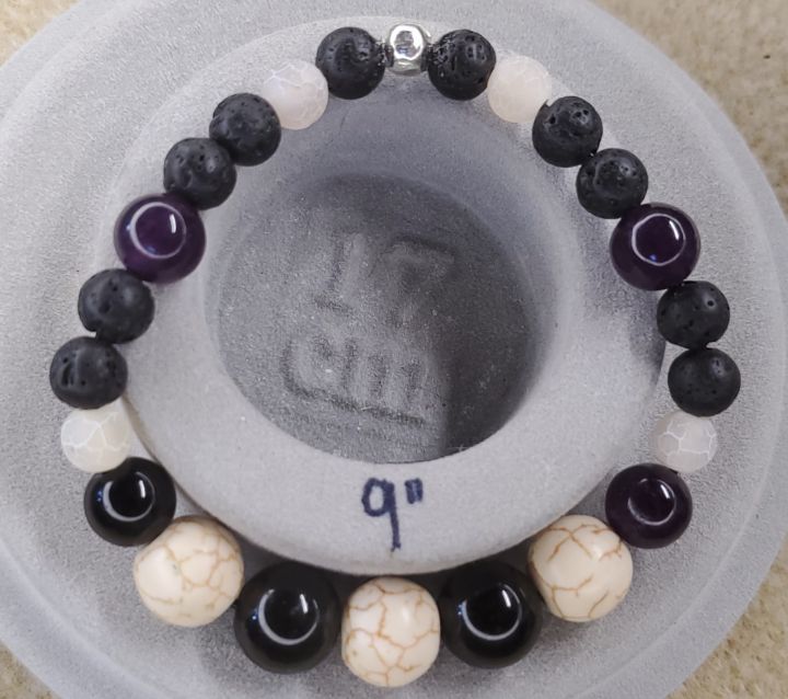 kellynannem's tweet photo. Art of the Day! "Stretch Bracelet Obsidian/Agate/L". Buy at: https://t.co/YOzDaAt0KS https://t.co/oiBHtiXQW6