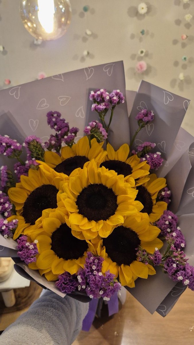 SUNFLOWER 🌻 tweet media