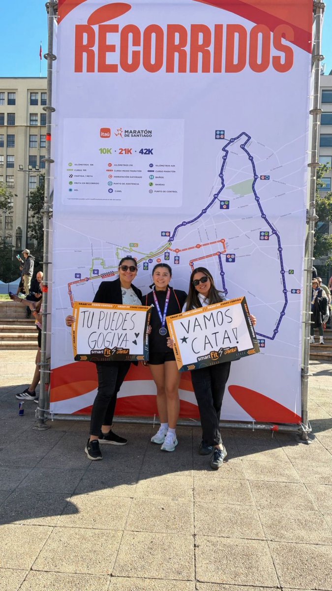 catabarrac's tweet photo. también recordar a mi fan n.1 que viajo 800 km con tal de verme 5 segundos y a las demás que se levantaron bien tempranito para seguir mi recorrido ❤️✨ https://t.co/8q6OXmEucM