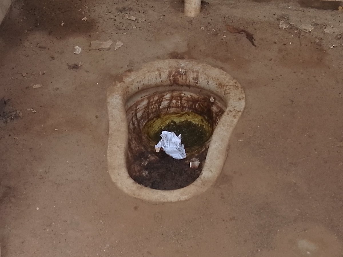 tolit_ivan's tweet photo. Leaders must take a deliberate effort to educate residents of Acholi Sub Region on the proper use of flush toilets to help prevent disease outbreaks. Why? Most public flush toilets across the Sub Region remain very dirty due to misuse stemming from a lack of awareness. https://t.co/LZLRD6d3Tl