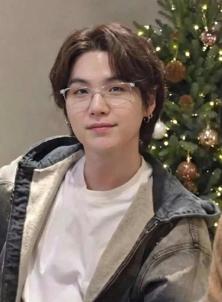 The typical nerd that makes me want to behave.