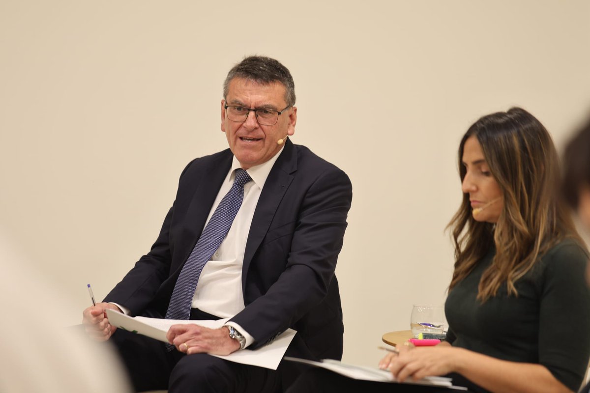 redaccionmedica's tweet image. Rafael Segovia (@RafaSegoviaVOX) ha abierto el debate sobre la #crisis del #cribado de #cáncer de mama en Andalucía

🗣️"El Gobierno regional lo ha hecho mal. No trato a las #mujeres y a los colectivos afectados, y cesó a varios  cargos pero no explicó los motivos.  Todavía