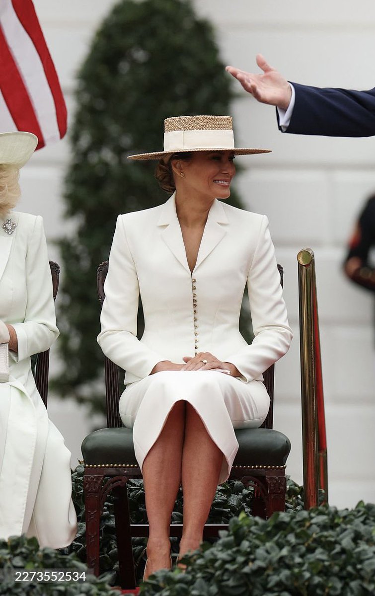 FLOTUS Report tweet media