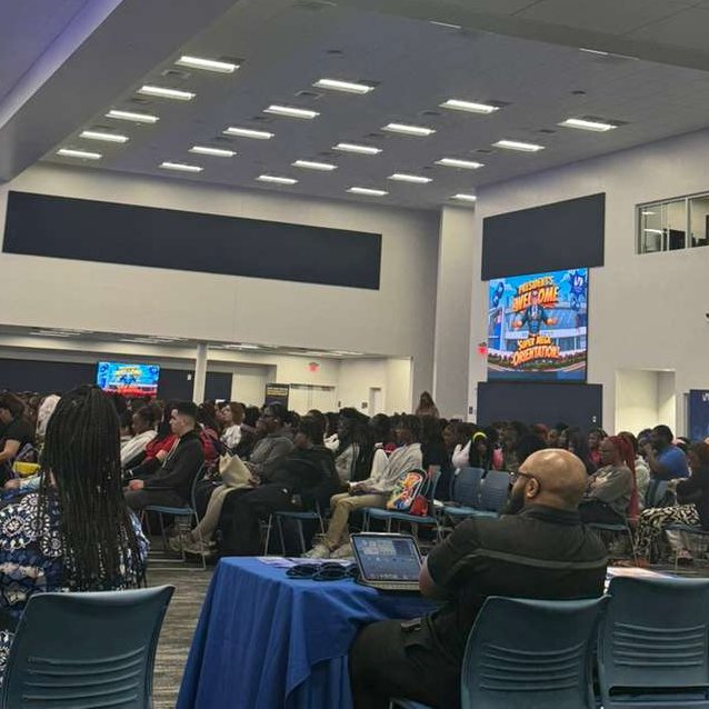 SchoolofJustice's tweet photo. Welcome Class of 2026 to MDC North’s Super Mega Orientation! 🎉The School of Justice is excited to welcome future criminal justice leaders. You chose right, you’re going to love it here!🦈💙

#MDCNorth #SchoolOfJustice #ClassOf2026 https://t.co/8GDUiNDOiX
