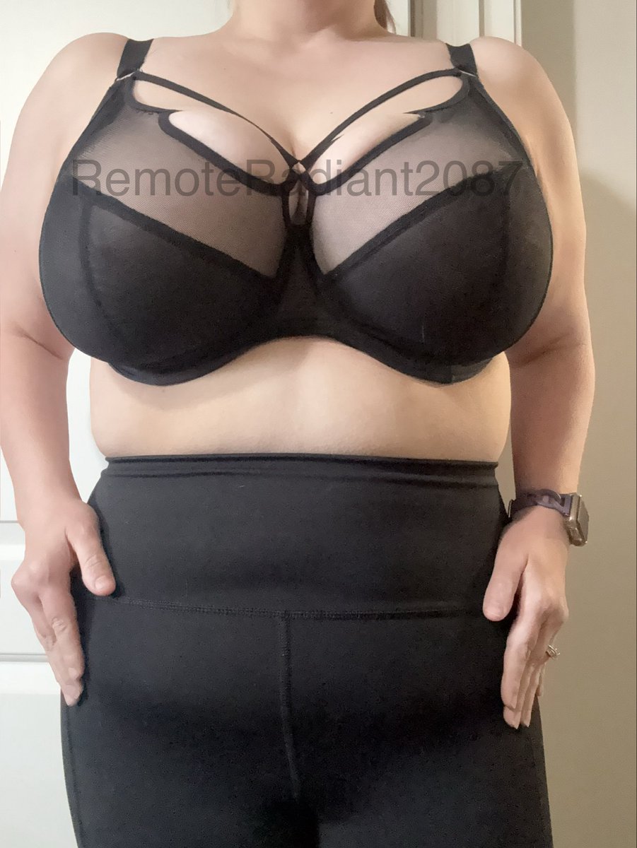radiant2087's tweet photo. Happy Titty/Tease Tuesday https://t.co/H8mLlLrLY3