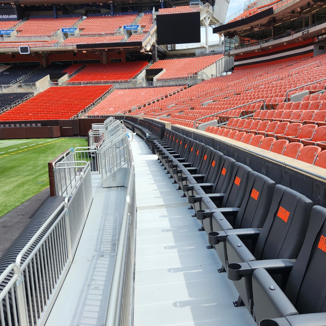 sightlinecs's tweet photo. Up close to the action where every detail matters. Sightline’s sideline seating delivers durability, comfort, and a premium field-level experience. 

Featured: 
@HuntingtonBkFld (@Browns)
@AcrisureStadium (@Steelers)
@BofAStadium (@Panthers)
M&amp;T Bank Stadium (@Ravens) https://t.co/YExKe9ibfg