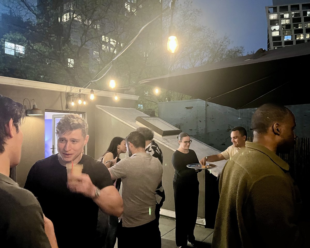 Thoughtly tweet media