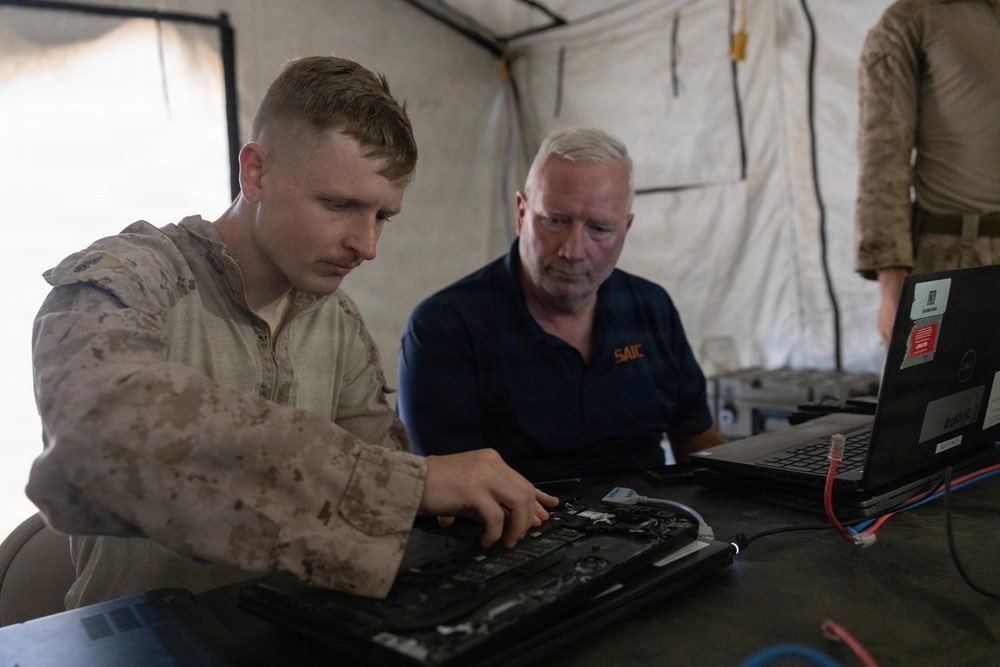 Official13thMEU's tweet image. Wired to Win. 💻📡

#Marines and #Sailors with #TheFighting13th are stress-testing their digital architecture during Deploying Group Systems Integration Testing (DGSIT).

@USMC @USNavy @1stMEF