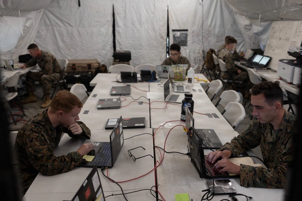 Official13thMEU's tweet image. Wired to Win. 💻📡

#Marines and #Sailors with #TheFighting13th are stress-testing their digital architecture during Deploying Group Systems Integration Testing (DGSIT).

@USMC @USNavy @1stMEF