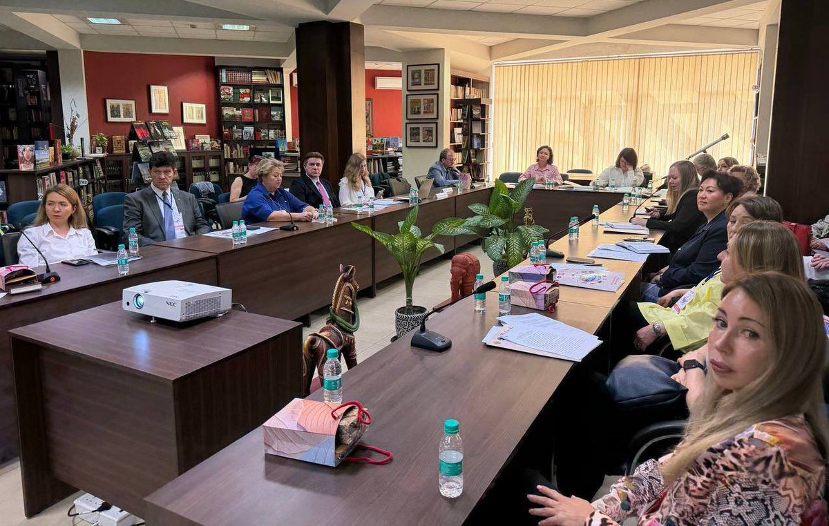 RusEmbIndia's tweet image. 🇷🇺 On April 26, the 19th Regional Conference of Russian #Compatriots from the #Asia-Pacific region "The Power of Unity and the Connection of Generations of the #Russia’n Diaspora" was held at the Russian House in #NewDelhi @RH_newdelhi.

👉🏻 t.me/RusEmbIndia/15…

#RussiaIndia