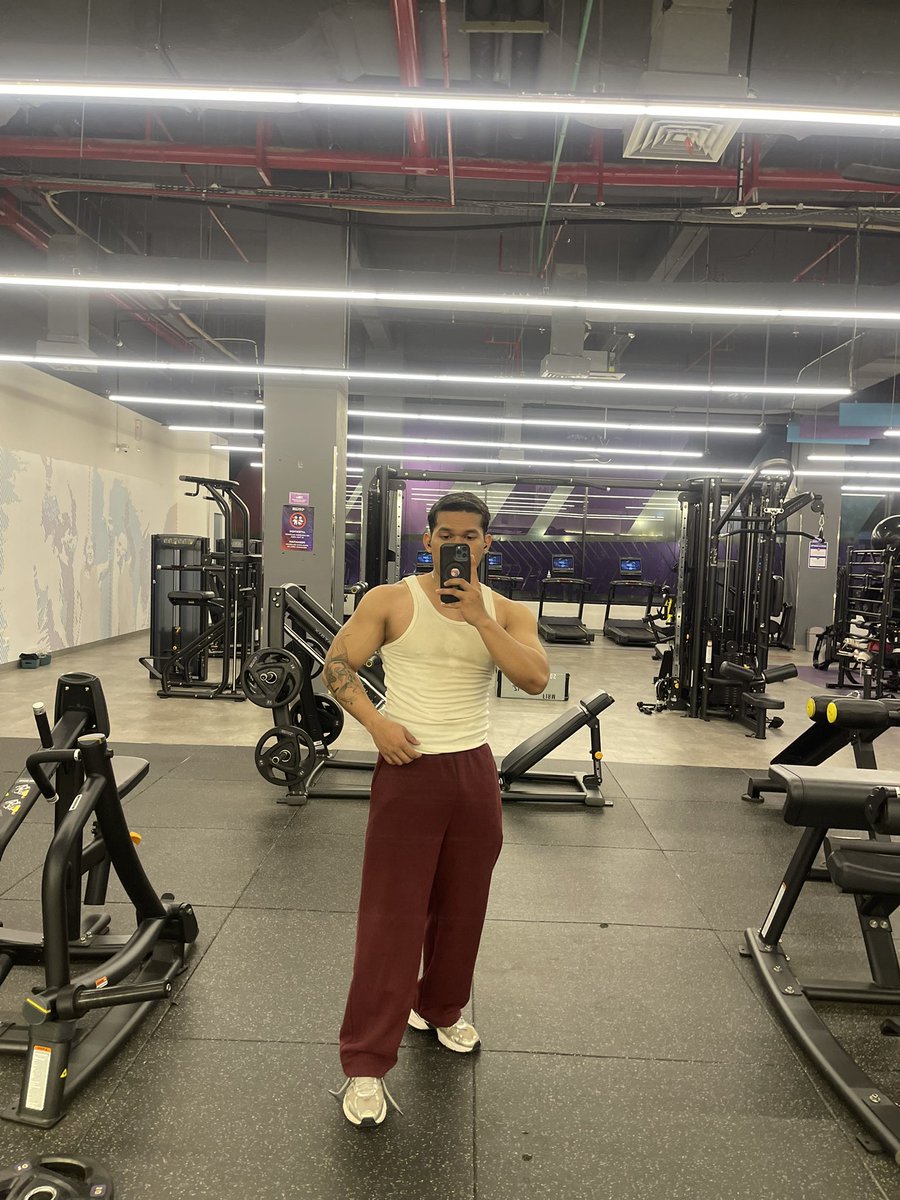 Fajarmo3's tweet image. Lagi insecure bgt gendutt ginii #bandung