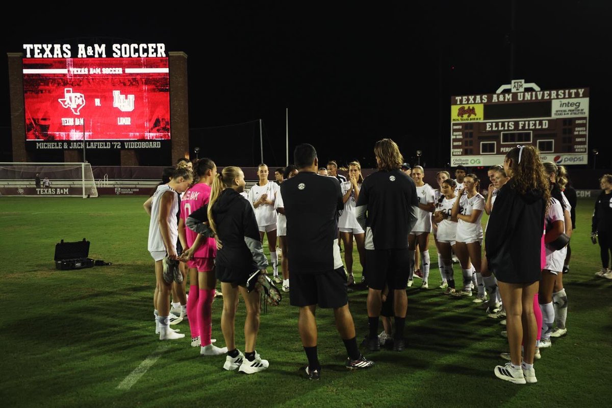 CoachAliH's tweet image. First Spring in Aggieland ☑️🤠 This place is special, grateful for the move we made here, for the fantastic first few months living in Texas and been embraced by Texas A&amp;amp;M! Very excited about how first Fall season and what we are building here🧤🧱 @AggieSoccer @12thMan #GigEm