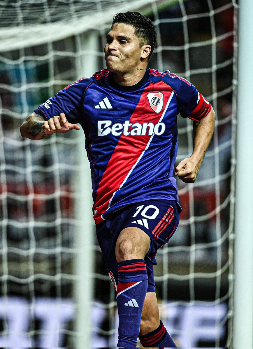 AGUSTÍN LAREDO tweet media