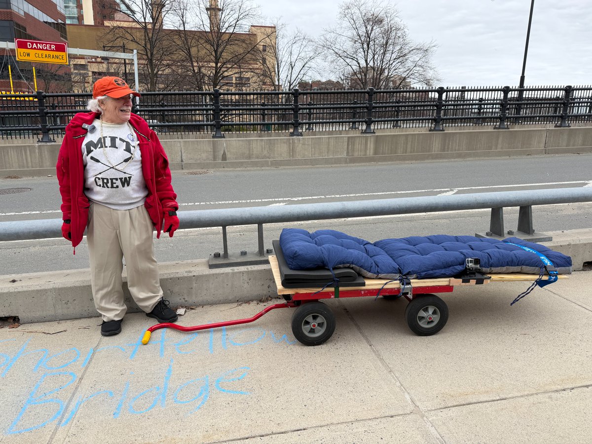 MITSeaGrant's tweet photo. An MIT team measured the Longfellow Bridge in "Kleins" (1 Klein = 0.858 Smoots). The expedition was in honor of Oliver R. Smoot, Jr. and the 85th birthday of Dr. Martin Klein ‘62, the father of side-scan sonar: https://t.co/x9MGG3sj1H
(Photos: Gerardo Berlanga Molina @MITMechE) https://t.co/ItVxDwb3WL