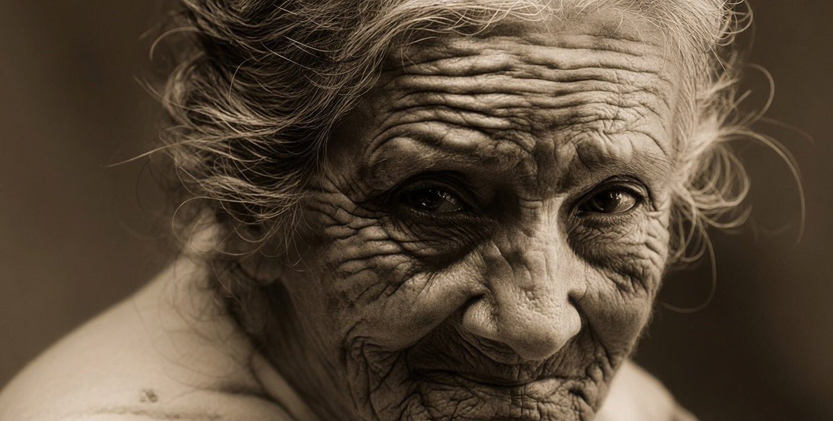 AgoraCl's tweet image. #Efemérides Hoy, 28 de abril, se cumplen 98 años del fallecimiento de una gran mujer chilena.
Matea Silva de Gutiérrez (1844-1928), enfermera del Batallón Atacama en la Guerra del Pacífico.
A los 35 años dejó todo para seguir a su esposo al frente. Atendió heridos en Chorrillos y