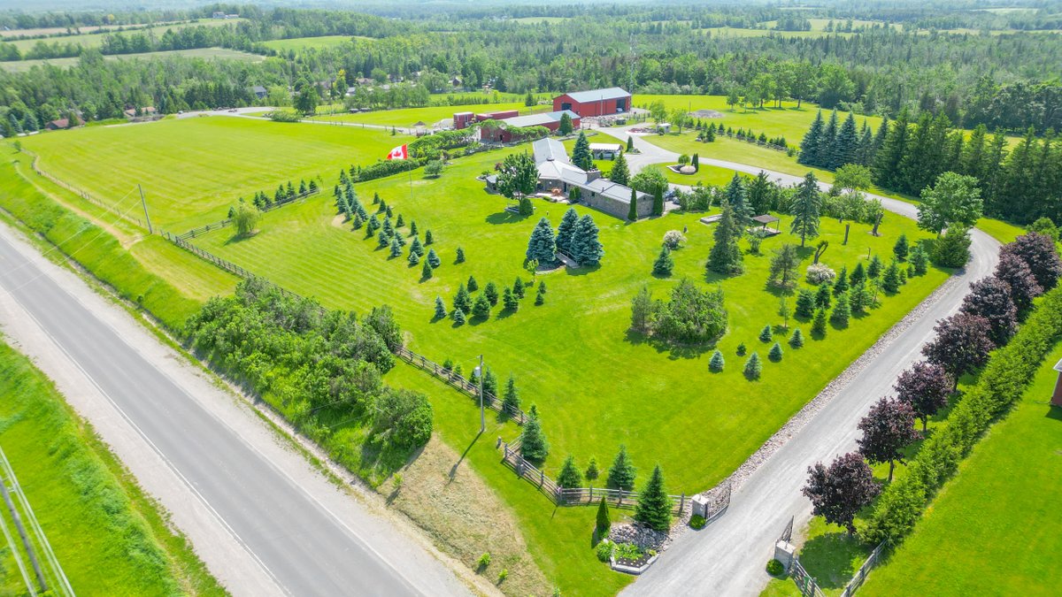 donnagwelsh's tweet photo. Open House Alert! Come out and view this gorgeous home and property. Sunday, May 3rd from 1:00-3:00pm. This home is listed for $2,399,900. MLS #X12747652 . Everyone is welcome. https://t.co/AYcAgPLE7e