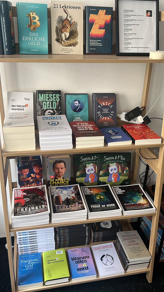 btcmetropole's tweet photo. Der neue Einundzwanzig Magazin @_einundzwanzig_ @einundzwanzig_m Drop ist da 🔥
KYC-frei 
hol dir gern ein paar Exemplare in der Bitcoin Metropole 😉 

#einundzwanzig #bitcoin https://t.co/CC2X5Zxpqz