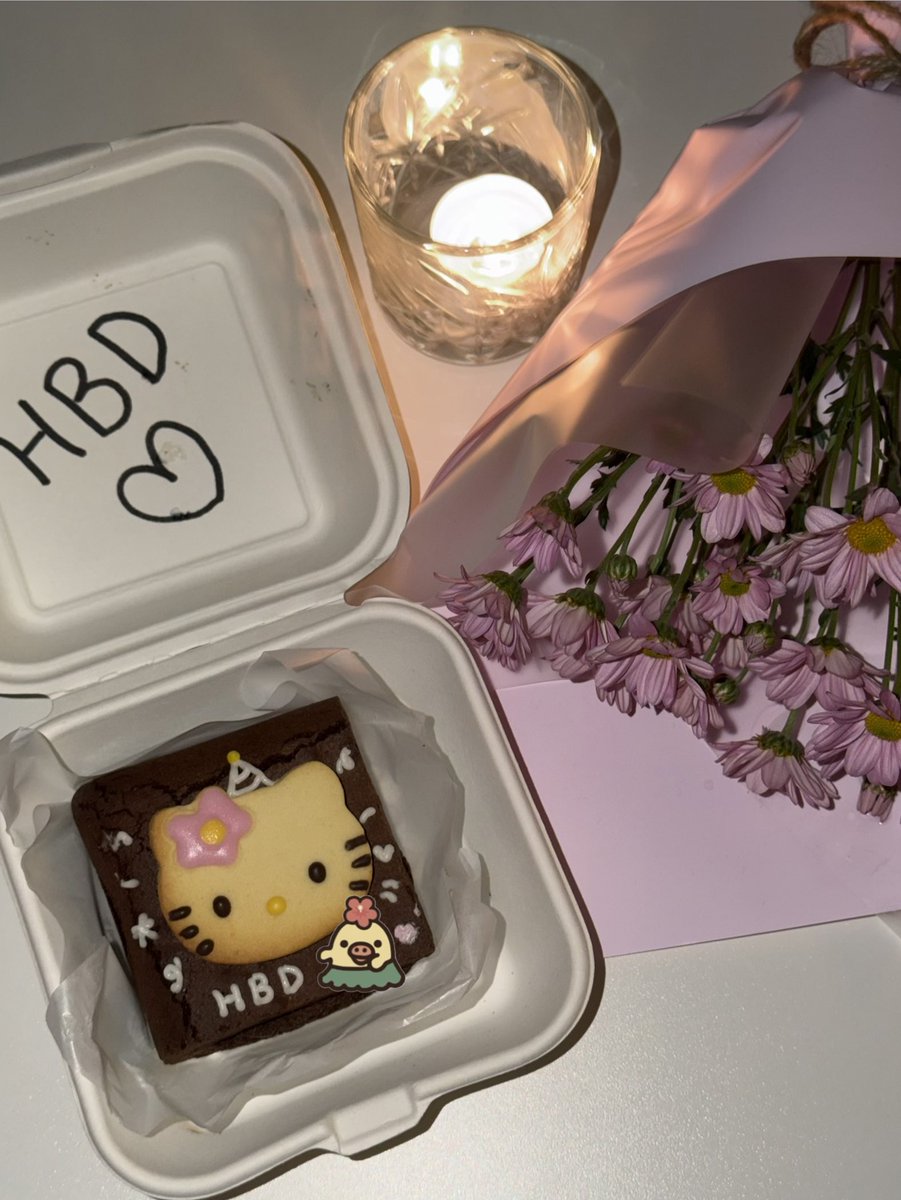 aftersunsetview's tweet photo. 너무너무너무 행복한 생일이었다 🎂💐♥️ https://t.co/grMVEtSxHU