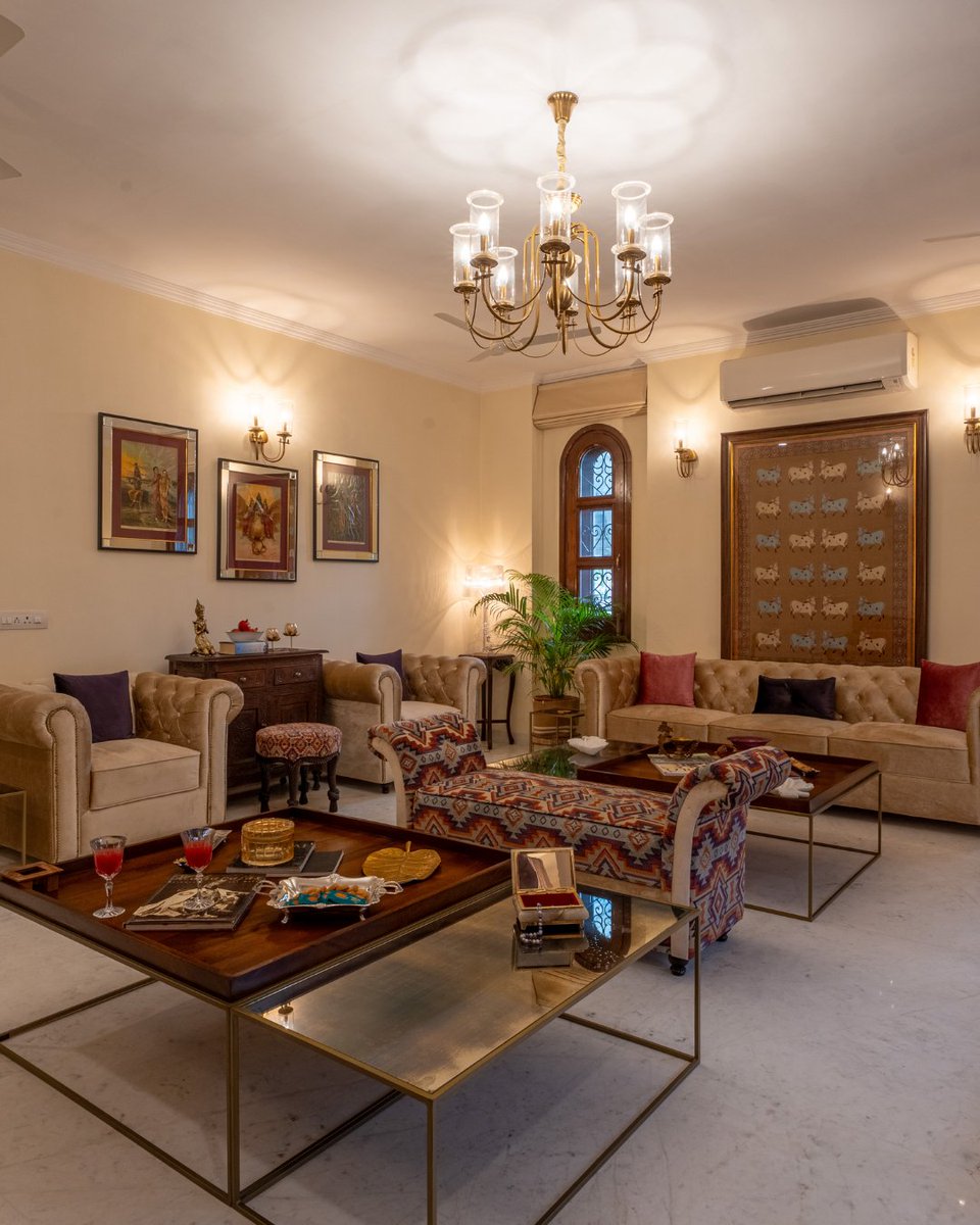 ChanoudHouse's tweet image. Step into a space where time slows down—soft lighting, classic details, and corners made for long conversations and quiet moments. ✨
.
.
For bookings call 📞9983312352 or email us at chanoudhouse@gmail.com
.
.
#chanoudhouse #jodhpurstay #staycation #travelrajasthan #indiatravel