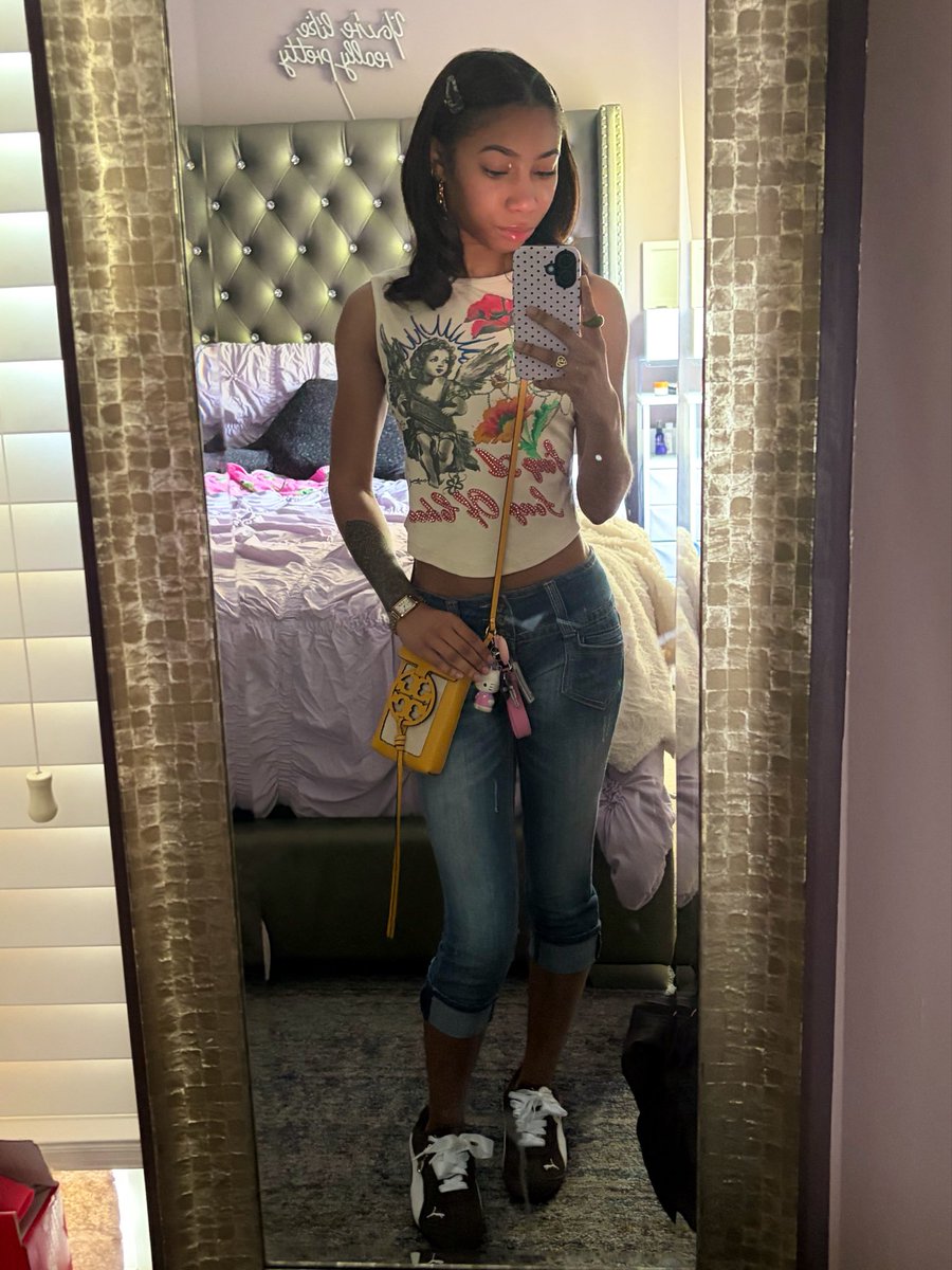 NISIMONEEE's tweet photo. Idk I jus liked my fit this day￼🌼 https://t.co/h6izoZ52KW