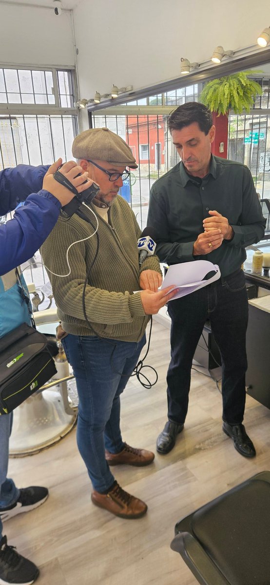 LuisRepetto8's tweet photo. Proyecto de Ley sobre  "Ciudades Inteligentes " impulsando un nuevo paradigma.
Desarrollo en todas las dimensiones, económicas, laborales,  sociales,  culturales,  medioambientales, en seguridad  y hacia una cohesión y convivencia social en armonía y en paz. https://t.co/GtsMRSUq1H