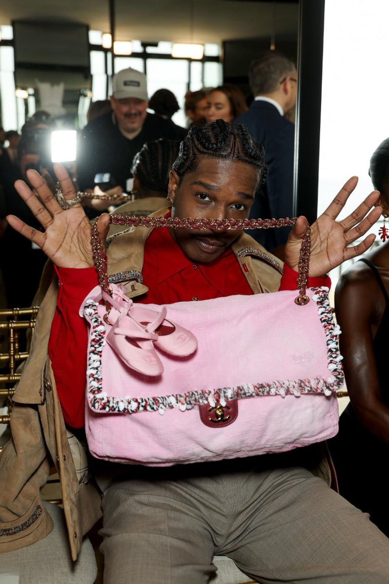 corinne ☆ tweet media