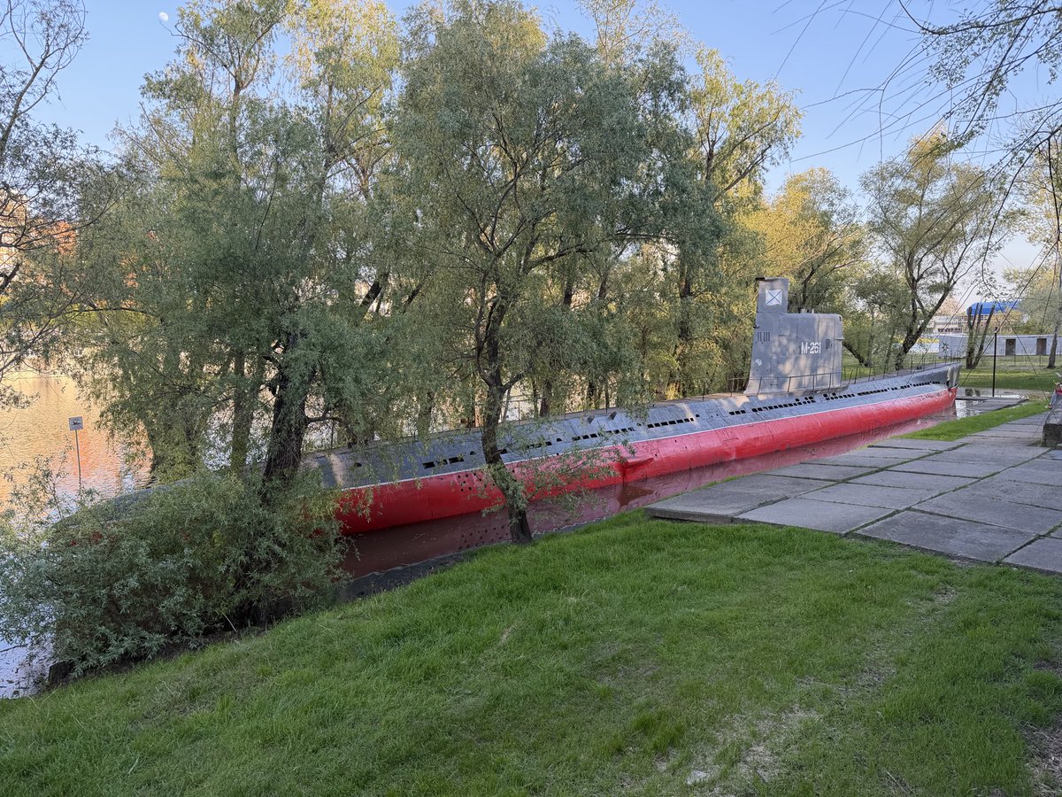 Заточка и точка. tweet media