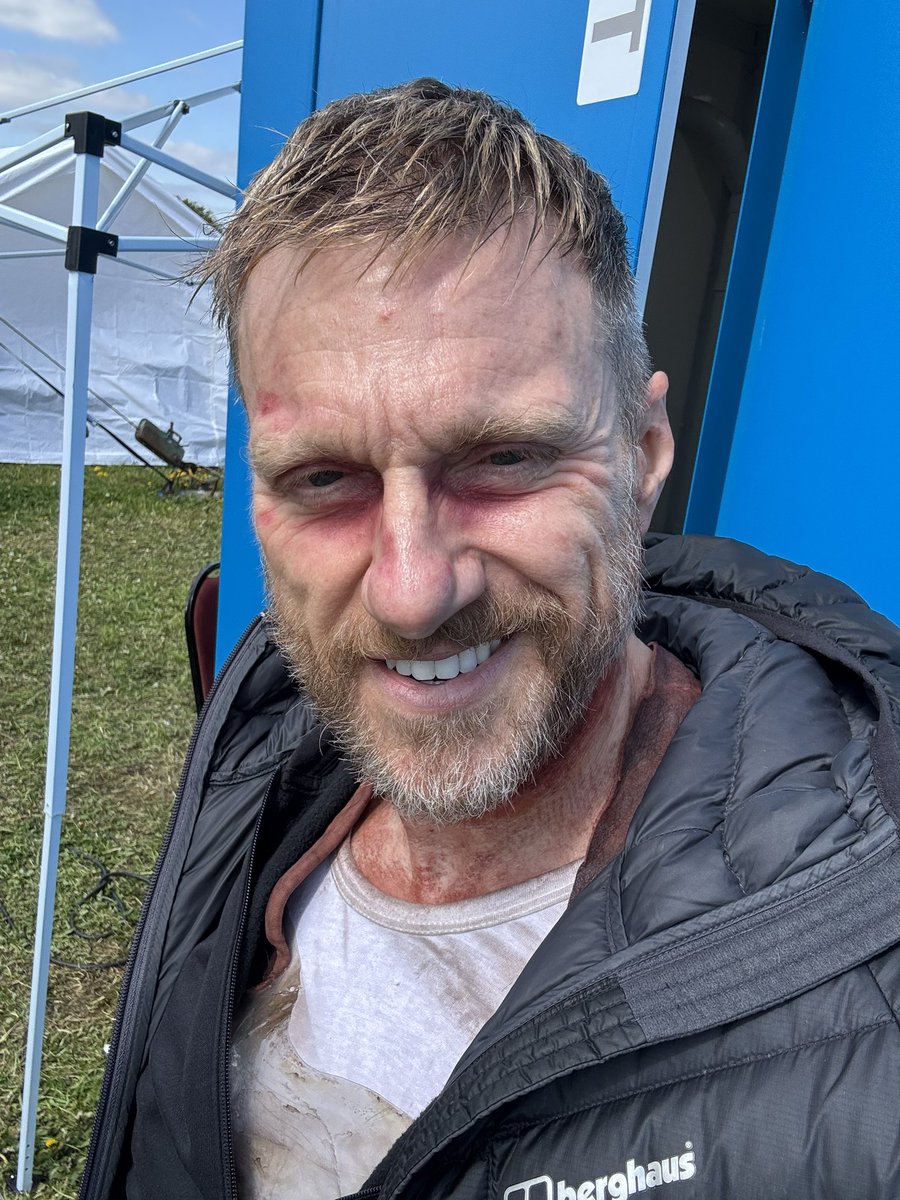 metrofour's tweet image. Who’s a night owl?🦉 
Late nights on set with @thecharitykase 
#oliverprice #horror #acting