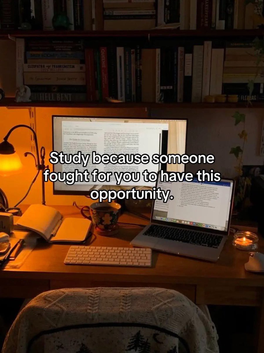 Elenalune_'s tweet image. You can't skip the hard part. That's where your growth is.