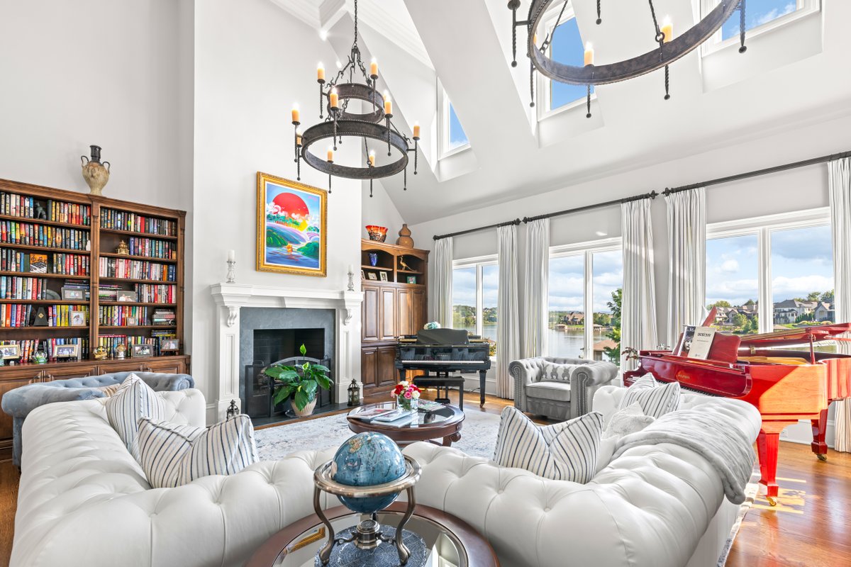 RyanColemanCEO's tweet image. 🏡 Featured Luxury Listing!
📍 12423 Mallard Bay Drive, Knoxville, TN 37922
🛏 5 Bed | 🛁 6.5 Bath | 📐 9,784 Sq Ft
💰 $4,600,000

📸 ryancoleman.org/12423-mallard-…
📹 youtu.be/nS2O8POIeeE
📲 Call 865-693-SOLD

#KnoxvilleRealEstate #LuxuryLiving #LakefrontHome #HometownRealty