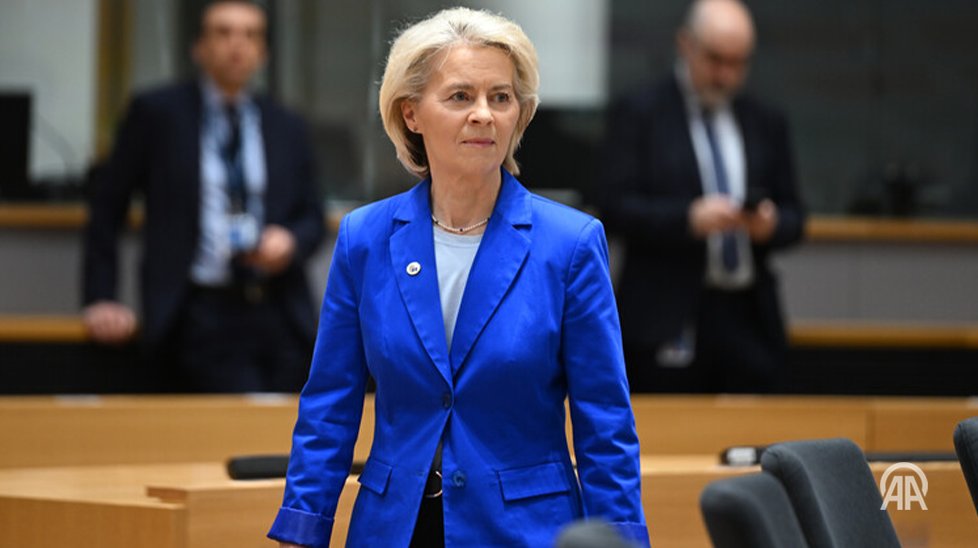 anadoluagency's tweet photo. European democrats said on Tuesday that their proposal for a debate on the 'human cost' of the war, including the introduction of the death penalty for Palestinians, was rejected by Ursula von der Leyen's political group https://t.co/n2wT9V44iK https://t.co/adbip1mS8Z