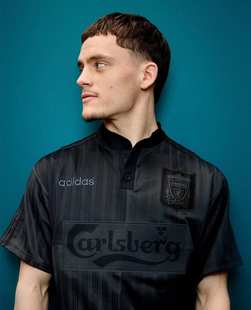 Jibsman1's tweet photo. LIVERPOOL ALL BLACK RETRO REMAKE NOW AVAILABLE IN STORE

L, XL, XXL

🏷️ 25,000

Add to 🛒 https://t.co/N17mykZ8Nq