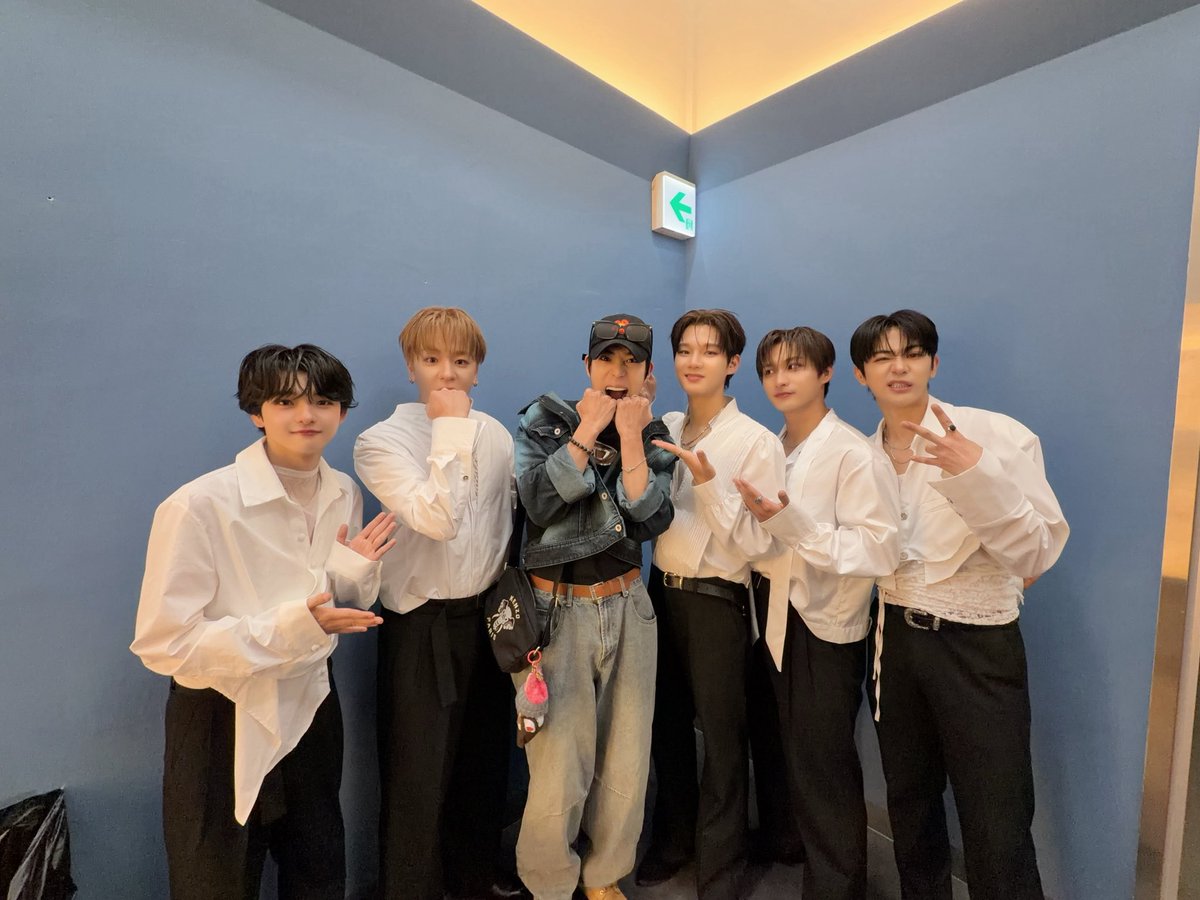 TooManyColorTMC's tweet image. [📷] 𝑻𝒐𝒐 𝑴𝒂𝒏𝒚 𝑪𝒐𝒍𝒐𝒓

新しい家族となった
ORβITのショーケースに行ってきました！

#TooManyColor #투매니컬러
#TMC #ティエムシ #티엠씨
#ORβIT #오르빗