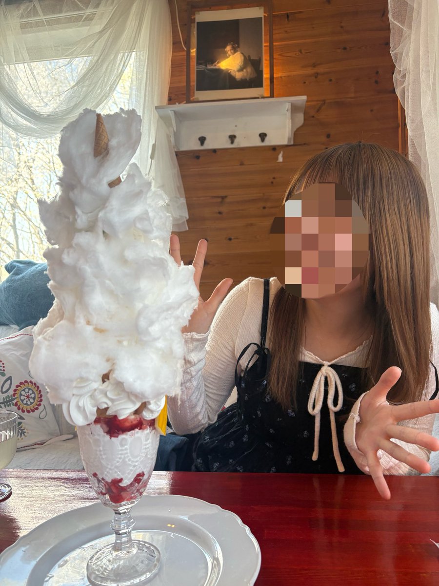 yk__andy's tweet photo. この前のクソデカパフェ（別名殺人パフェ） https://t.co/ezS7KWiHgq