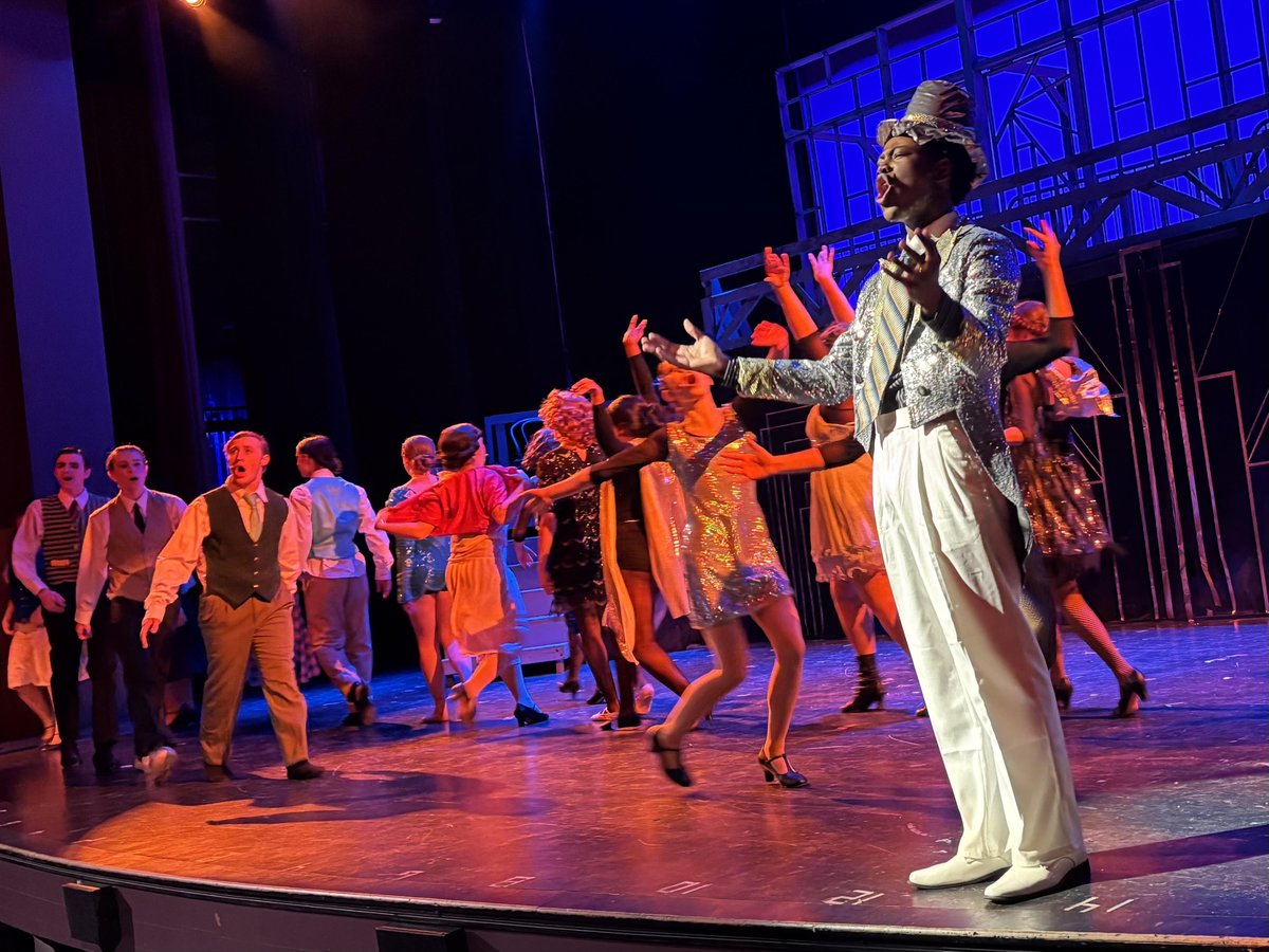 A2schools's tweet photo. .@A2Pioneer students bring the roaring 20s back to life with ‘Chicago: Teen Edition’ https://t.co/oTS0zmMXHN https://t.co/h260gIx3Ef