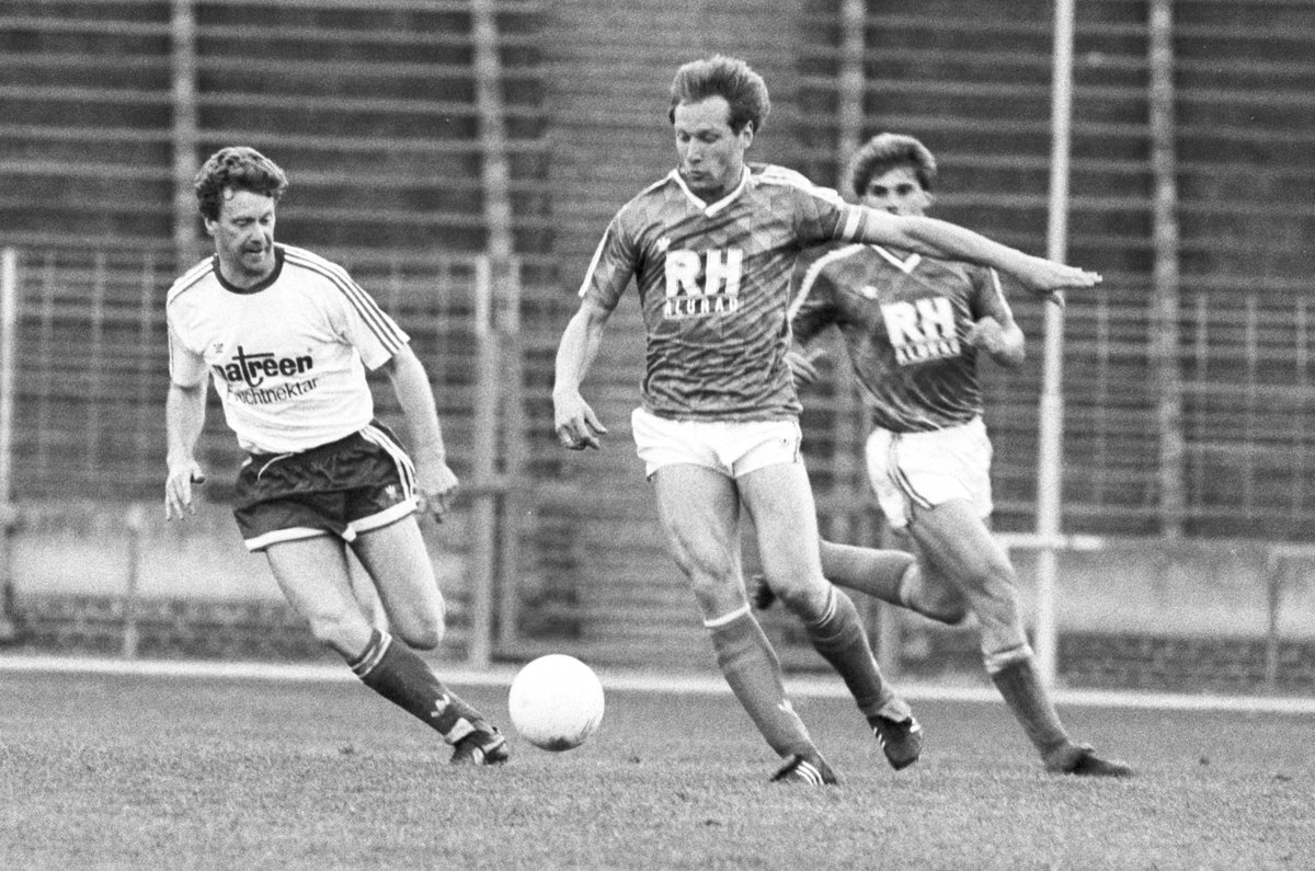 S04 Historie tweet media