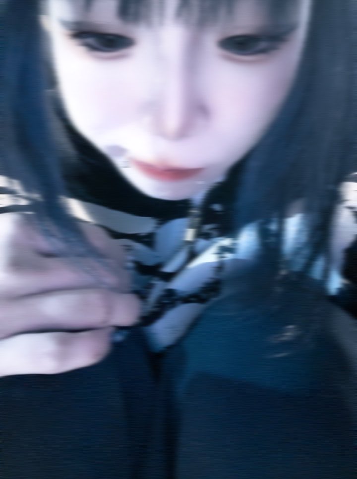 𝕦 tweet media