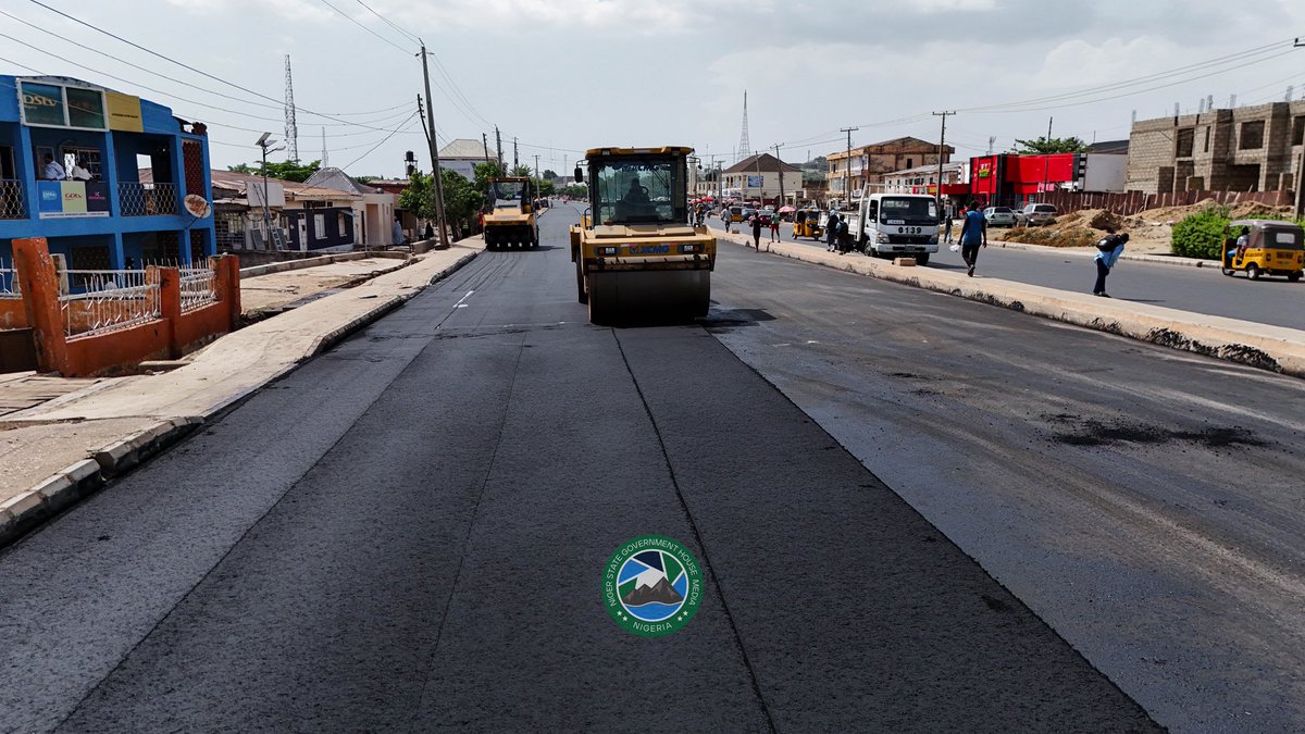 Nupenchii_'s tweet photo. Ongoing Reconstruction of Road 1, City Gate to Tunga Market Roundabout 

Status: Second Asphalt Layer

New Niger Alhaji!!!! Sai Bago https://t.co/1cToeb3Kxv