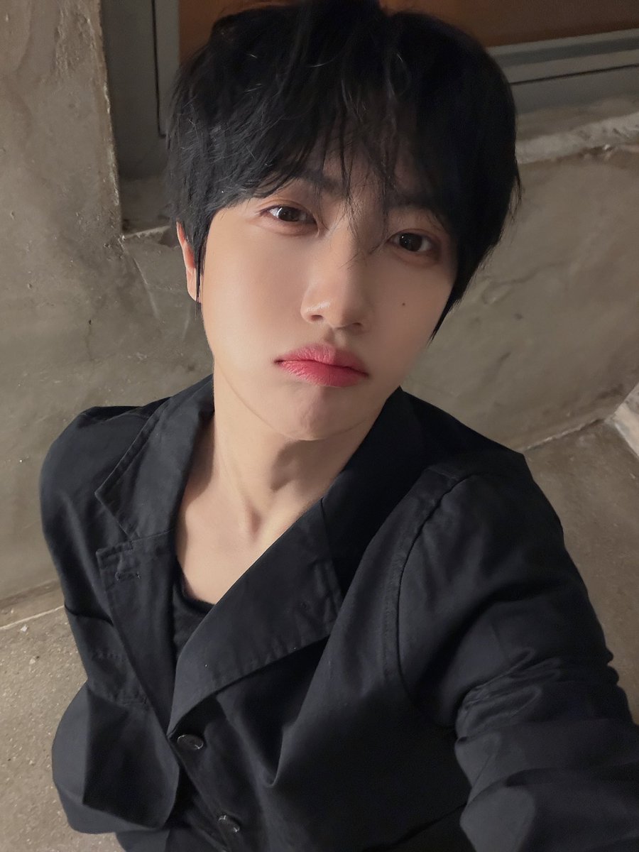 wonjinsworld's tweet photo. 🐦‍⬛🐦‍⬛🐦‍⬛

#원진 #wonjin #크래비티 #cravity https://t.co/I5ZZpV2LhD