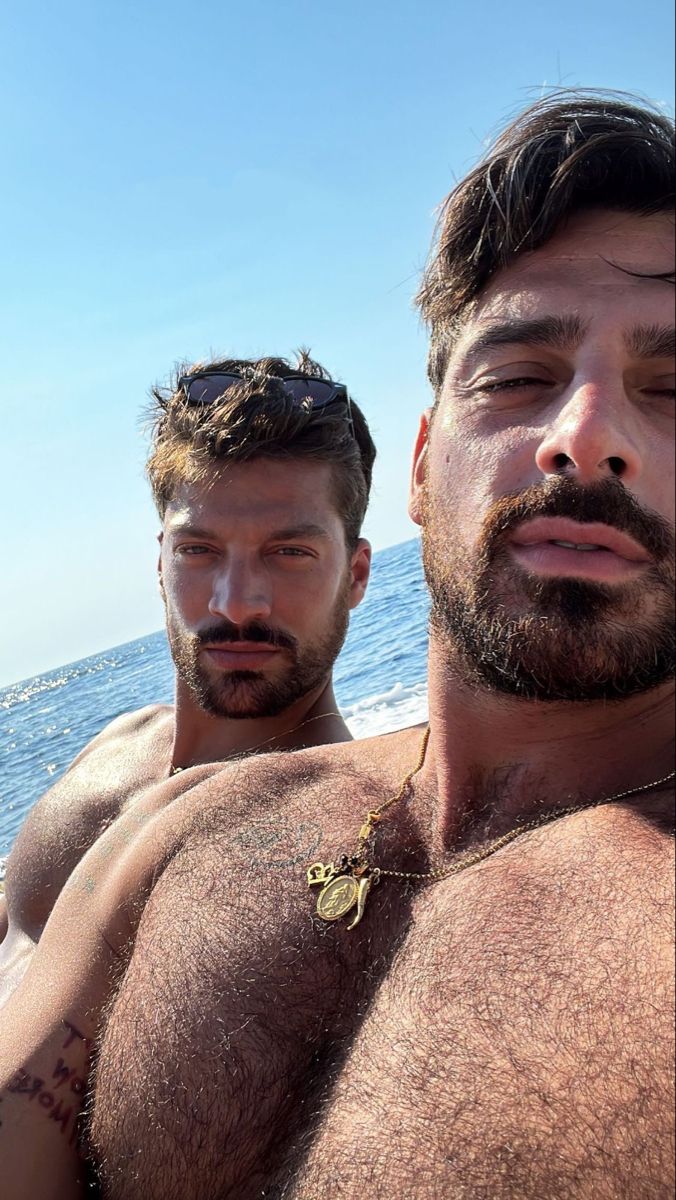 d_esp1na tweet media