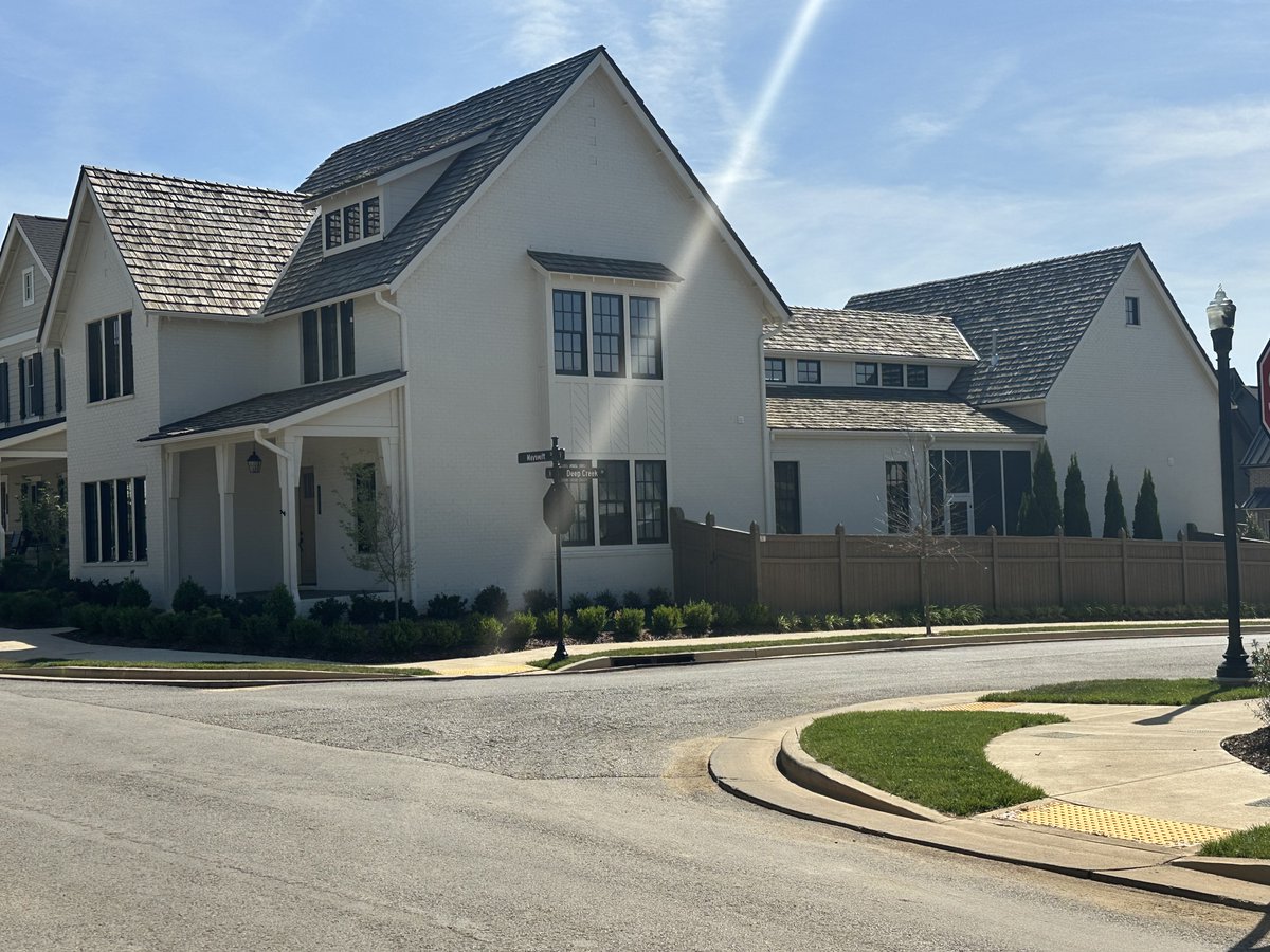 Finished product, done right.

Located in the June Lakes community in the Nashville market, this home features Grade A blue label cedar shakes paired with standing seam metal roofing, designed with panel striations to help minimize oil canning and maintain a clean.