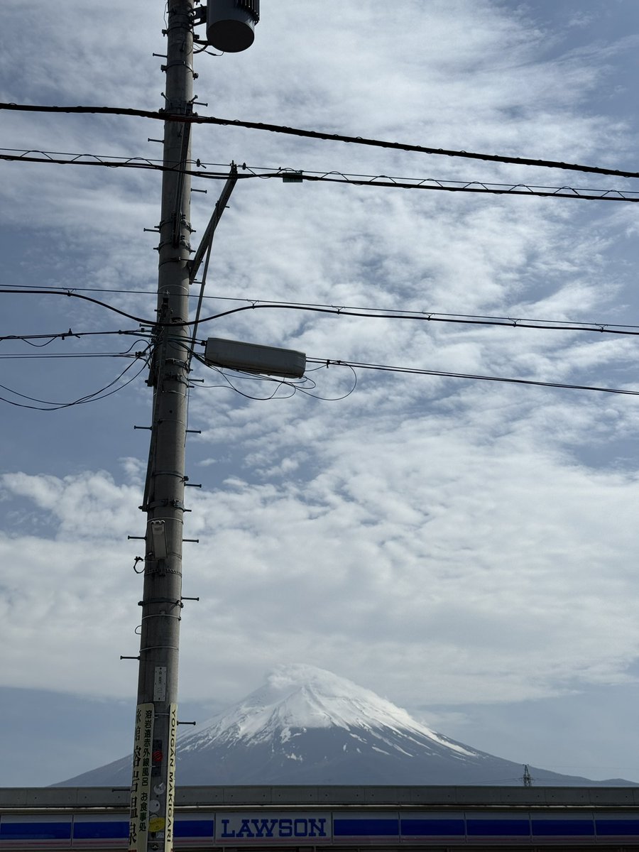 LALAYOWING's tweet image. 天気が最高で、本当にラッキーでした。美しい富士山も見られて感動しました⛰️🌞
#富士山 #fuji