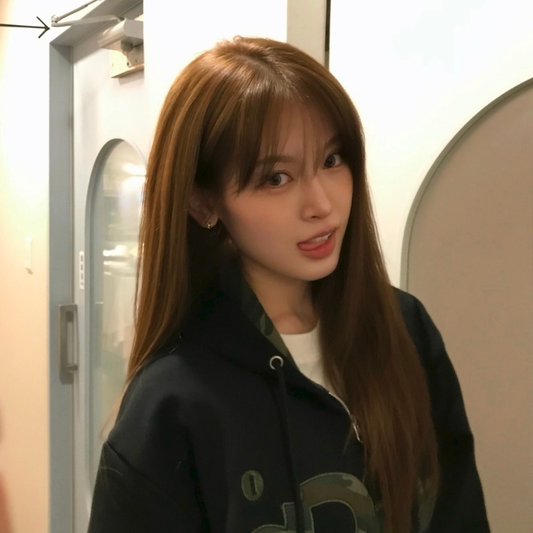 selfolssi ♤ tweet media