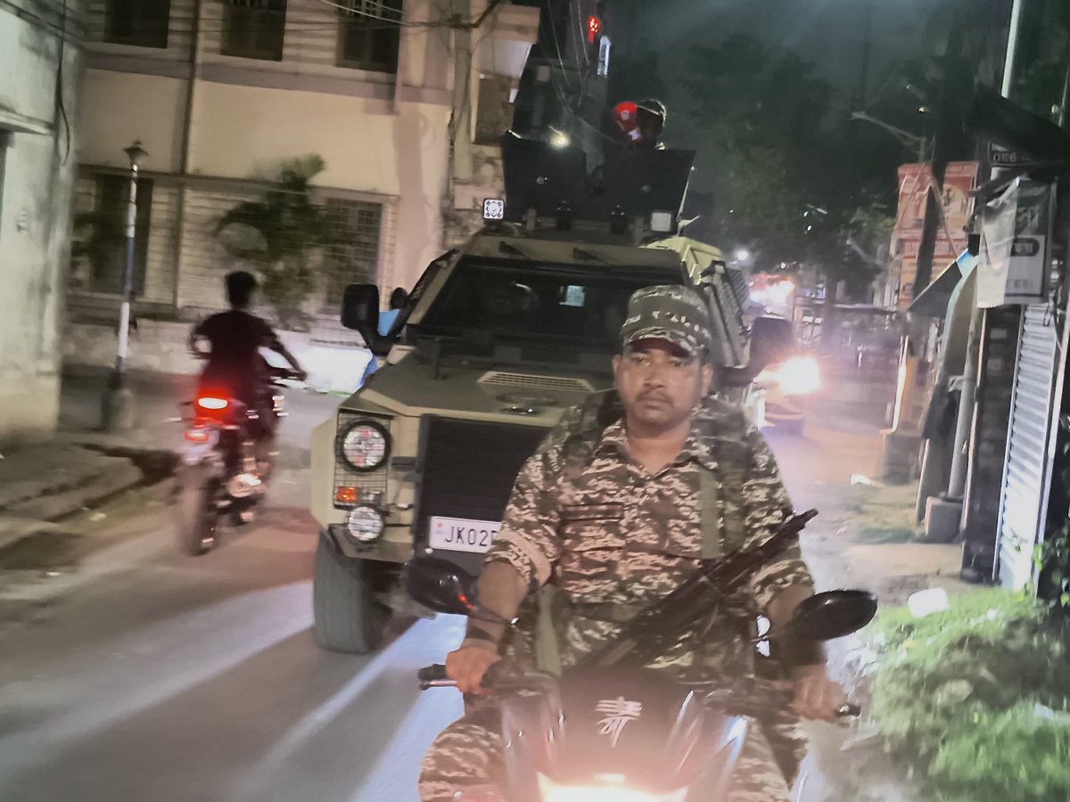 CrpfWest's tweet photo. MBPV /LBPV utilization in area domination.

LBPV(Marksman ) is utilized in A/D duty 
*Area covered*
kalyan, patrapukur, kalitala, kapasdang.

@ECISVEEP 
@CEOWestBengal https://t.co/3EcFEAgfUh