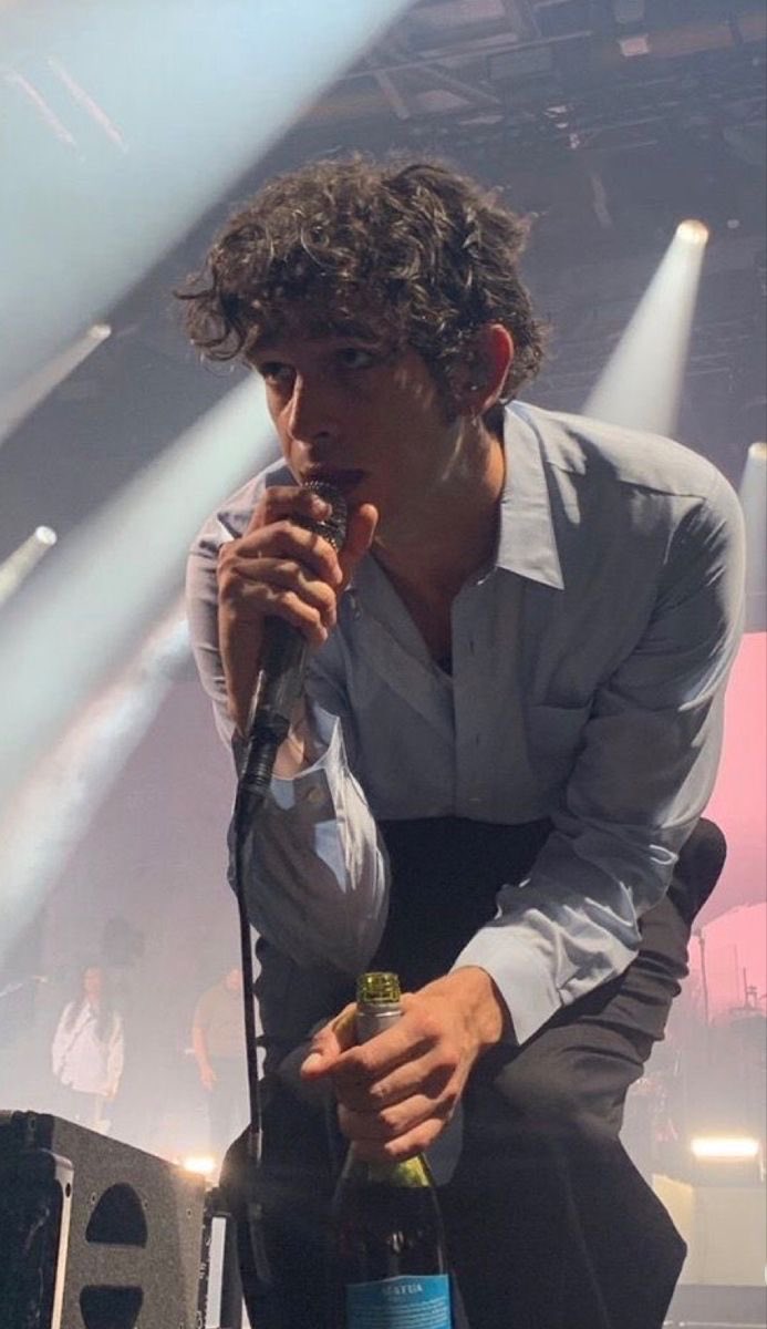 matty healy daily tweet media
