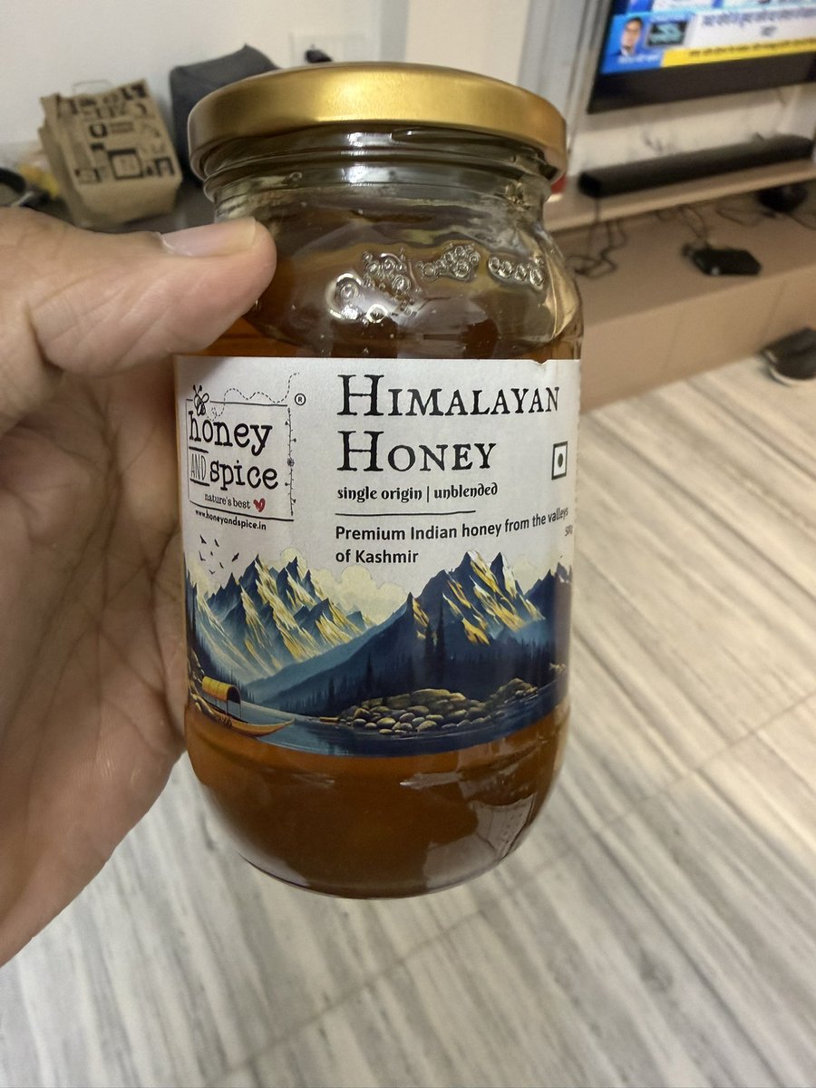 Mihirlpu94's tweet photo. @Swiggy @SwiggyCares for order id #236358510523804 , have revived honey which has expired , tried raising complaint by using your extra ordinary help section but your dumb AI tool is closing it without even validating or analysing the pictures or issues , kindly resolve this https://t.co/fDgBf93z0G