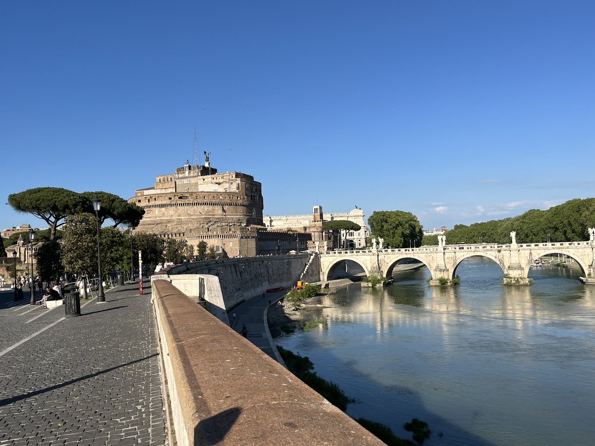 Eva 🌸 tweet media