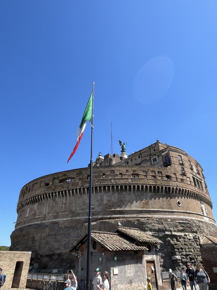 Eva 🌸 tweet media