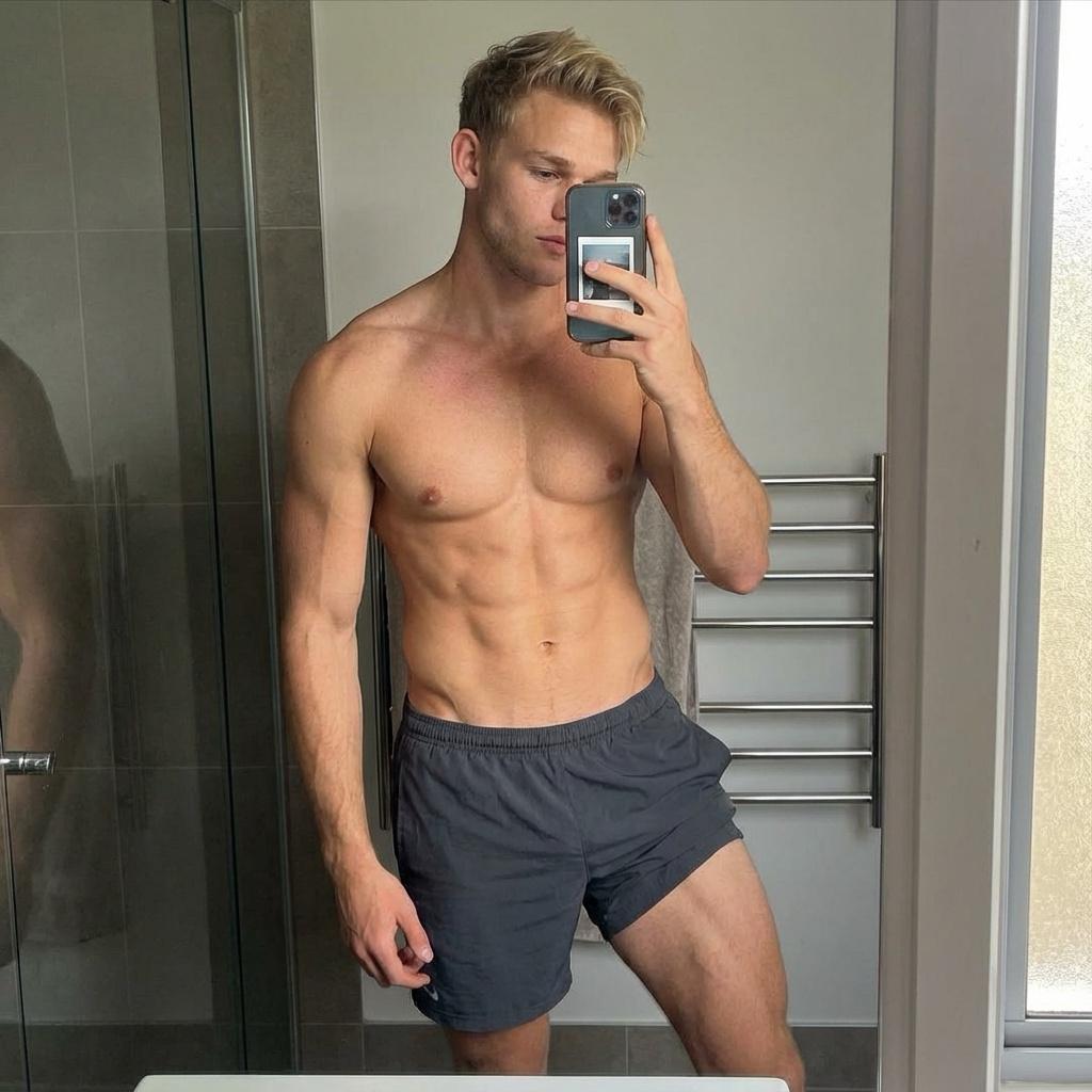 your fav blondie tweet media