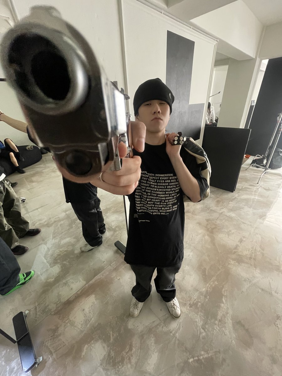 일칠 tweet media